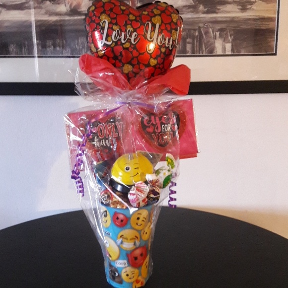 Valentine's Day Gift Basket - Picture 3 of 8